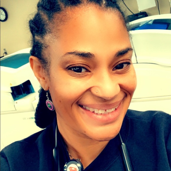 Meet your Posher, Lashonya - Picture 1 of 1